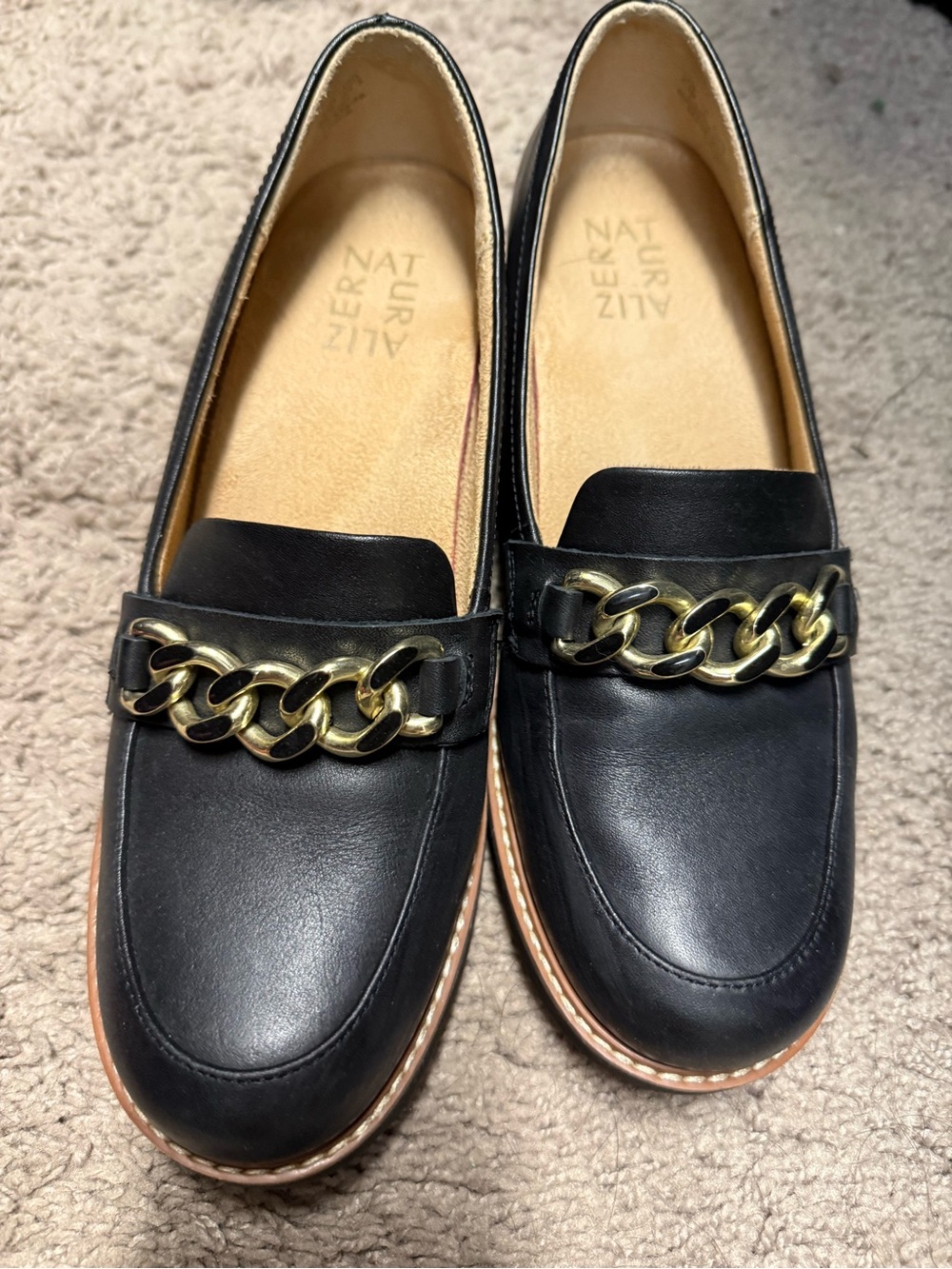 Naturalizer Black Leather Loafers Lug Sole with Gold Chain Accent 6.5